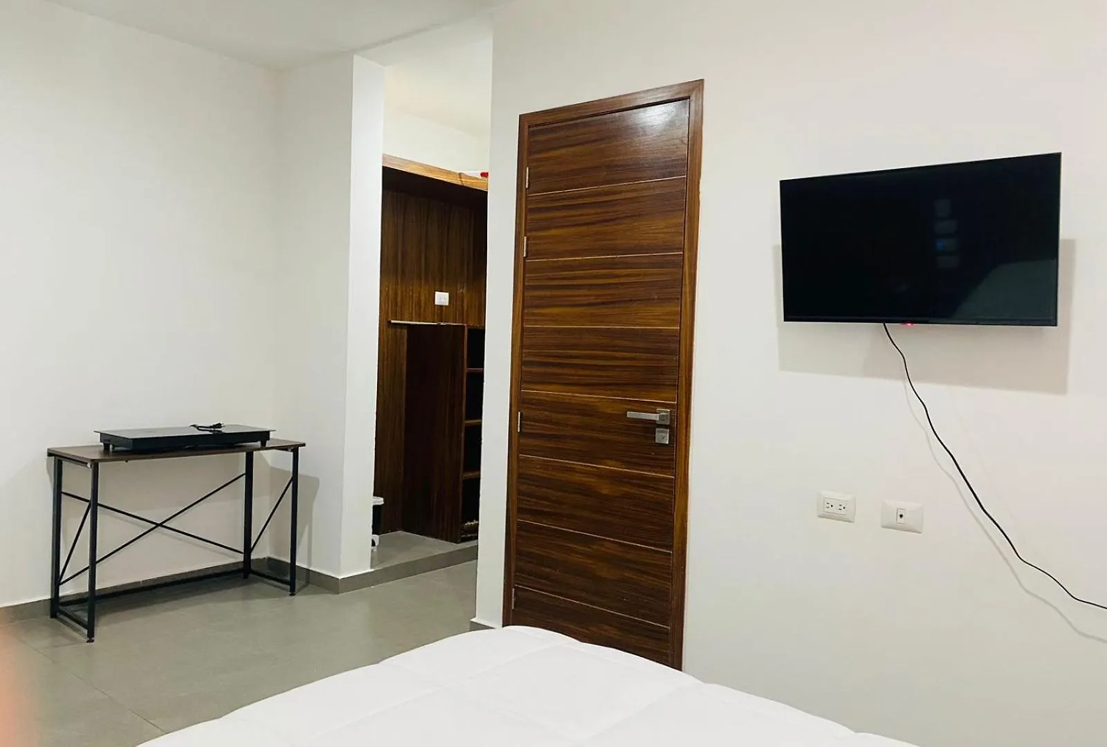 Mia Center Hotel 신데 델 카르멘